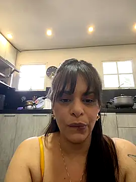 Snapshot of Kataliina chatting on September 8, 2025, 9:36 pm Kataliina online show from September 8, 2025, 9:36 pm