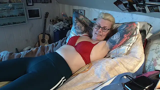 MaryG online show from February 8, 2025, 2:49 pm