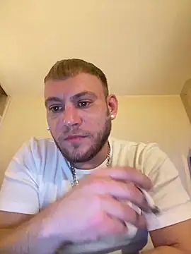 Snapshot of Weestud94 chatting on February 6, 2025, 4:58 pm Weestud94 online show from February 6, 2025, 4:58 pm