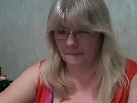 Snapshot of Diana_49 chatting on February 6, 2025, 2:58 pm Diana 49 online show from February 6, 2025, 2:58 pm