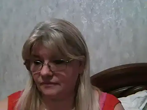 Snapshot of Diana_49 chatting on February 27, 2025, 12:02 pm Diana 49 online show from February 27, 2025, 12:02 pm