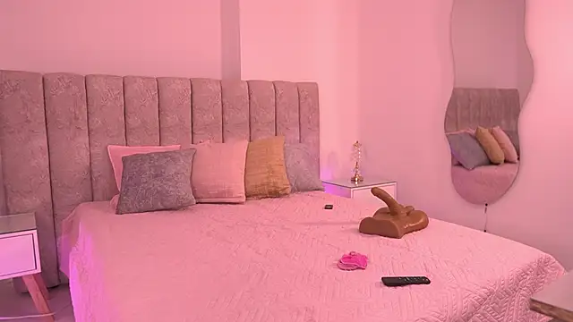 violeta aroca online show from November 22, 2025, 3:05 am