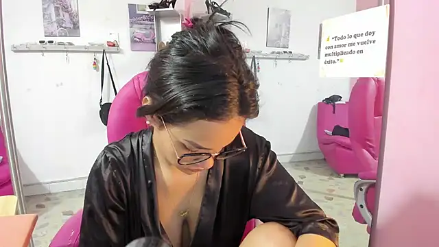 Snapshot of CAMILA--REY chatting on March 2, 2026, 12:01 pm CAMILA--REY online show from March 2, 2026, 12:01 pm