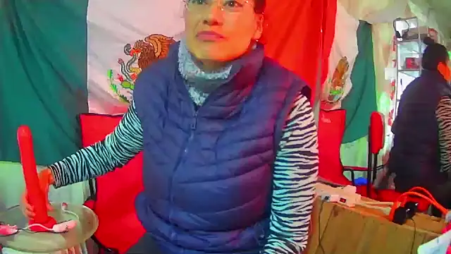 LaInsaciableIntensa online show from February 11, 2025, 7:38 pm