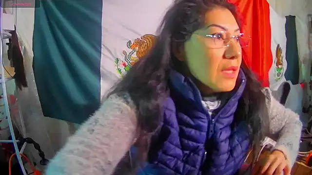 LaInsaciableIntensa online show from February 13, 2025, 1:37 pm