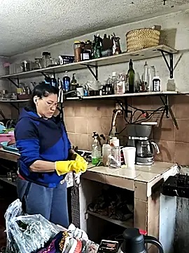 Snapshot of LaInsaciableIntensa chatting on January 15, 2026, 7:28 pm LaInsaciableIntensa online show from January 15, 2026, 7:28 pm