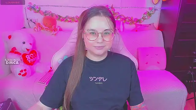 Lolisuccub online show from September 19, 2025, 6:08 pm