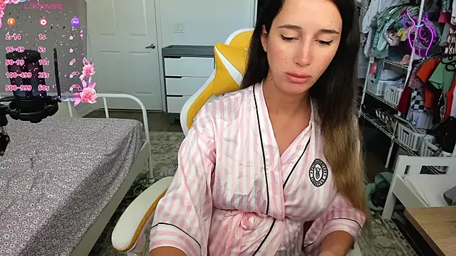 sweetbuttocks1 online show from September 11, 2025, 5:13 pm