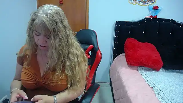 Ursulawhite69 online show from January 10, 2026, 5:15 pm