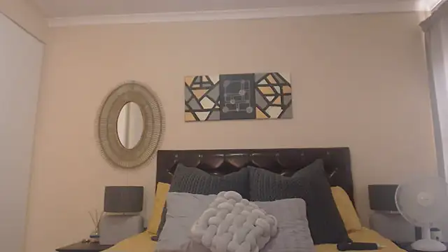 Creamyass22 online show from February 28, 2025, 3:15 pm