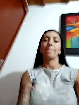 LunaZambrano online show from March 5, 2025, 4:02 am