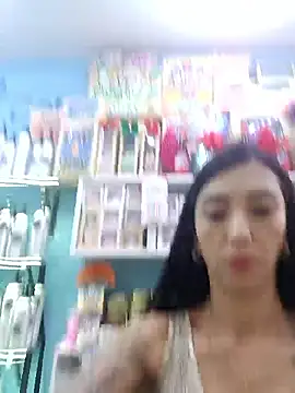 LunaZambrano online show from January 17, 2026, 5:49 pm