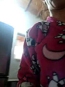 LunaZambrano online show from February 2, 2026, 1:32 pm