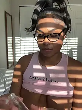 CandyLuxxxx online show from January 17, 2025, 9:17 pm