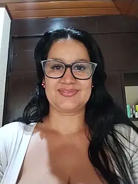 keilymadam online show from June 17, 2026, 2:07 pm