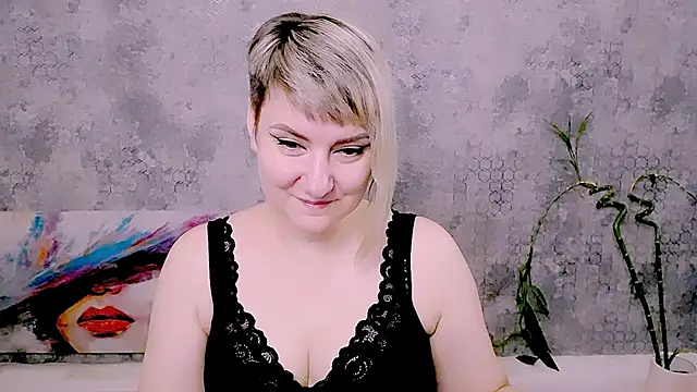 Snapshot of Djullia chatting on July 12, 2026, 5:09 am Djullia online show from July 12, 2026, 5:09 am