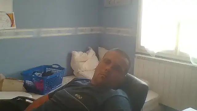 manubm03 online show from September 12, 2025, 10:04 am