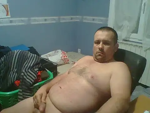 manubm03 online show from December 17, 2025, 2:12 pm