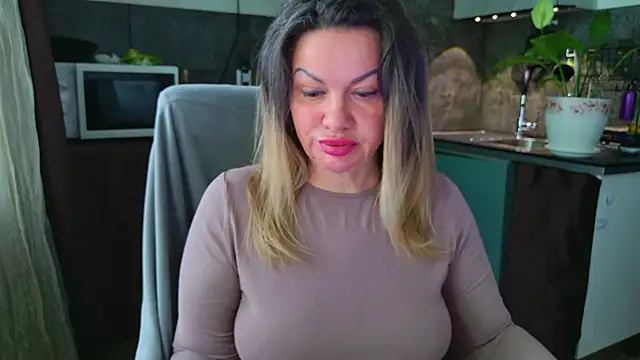 Snapshot of MishaMILF chatting on May 23, 2026, 8:18 am MishaMILF online show from May 23, 2026, 8:18 am