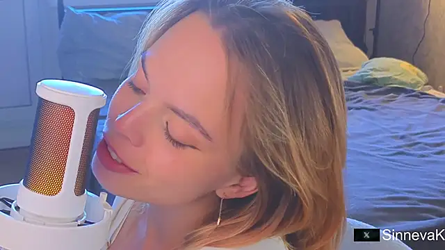 sinteas online show from September 10, 2025, 1:11 pm