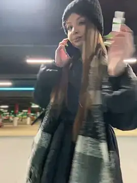 KrisMagnoly online show from December 12, 2024, 5:04 pm