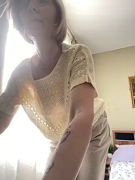 sensualEmilia online show from June 15, 2026, 7:10 am