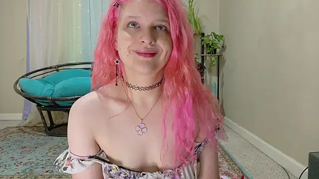 Snapshot of Emihaze chatting on July 9, 2026, 6:23 pm Emihaze online show from July 9, 2026, 6:23 pm
