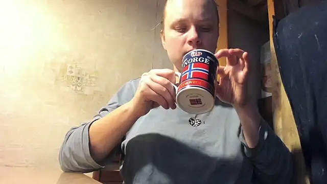 Snapshot of FrumCake chatting on March 6, 2025, 12:19 pm FrumCake online show from March 6, 2025, 12:19 pm