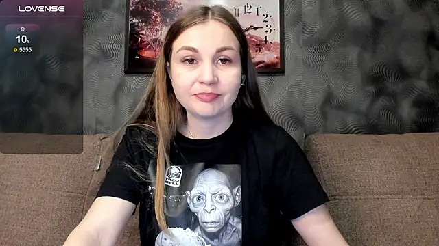 Snapshot of CassieMils chatting on February 2, 2026, 11:14 pm CassieMils online show from February 2, 2026, 11:14 pm