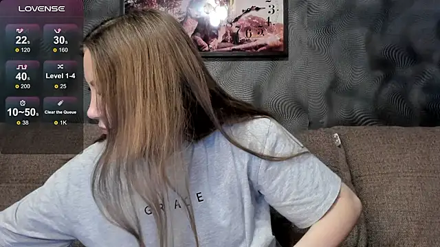 Snapshot of CassieMils chatting on February 12, 2026, 6:19 am CassieMils online show from February 12, 2026, 6:19 am