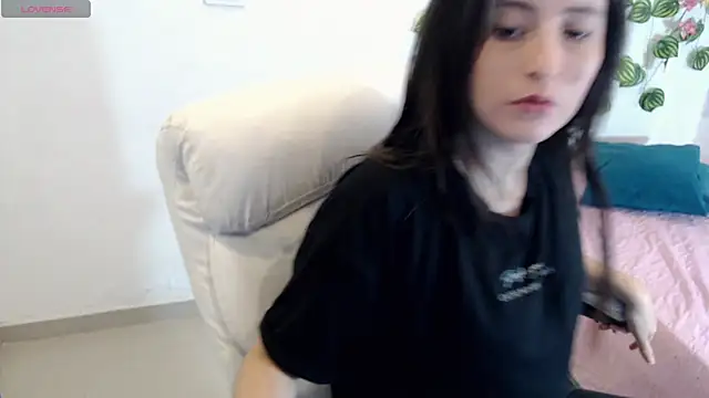 tania sweet   online show from September 14, 2025, 3:44 pm