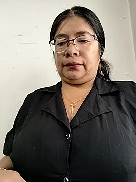   valentina18 online show from November 14, 2025, 12:59 pm