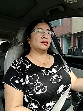   valentina18 online show from November 30, 2025, 3:49 pm