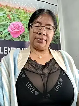   valentina18 online show from April 6, 2026, 1:01 pm