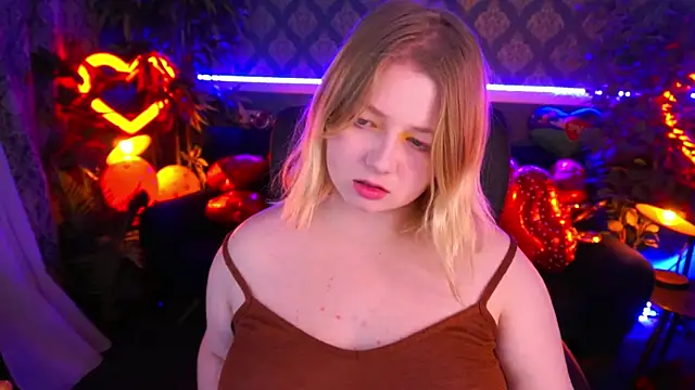 Snapshot of Tinker_Belll chatting on February 14, 2025, 7:54 pm Tinker Belll online show from February 14, 2025, 7:54 pm