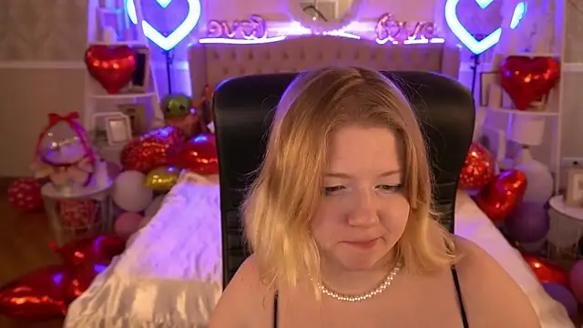 Snapshot of Tinker_Belll chatting on February 28, 2025, 5:48 am Tinker Belll online show from February 28, 2025, 5:48 am