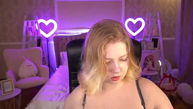 Snapshot of Tinker_Belll chatting on March 4, 2025, 7:32 pm Tinker Belll online show from March 4, 2025, 7:32 pm