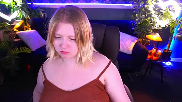 Snapshot of Tinker_Belll chatting on March 14, 2025, 1:05 am Tinker Belll online show from March 14, 2025, 1:05 am