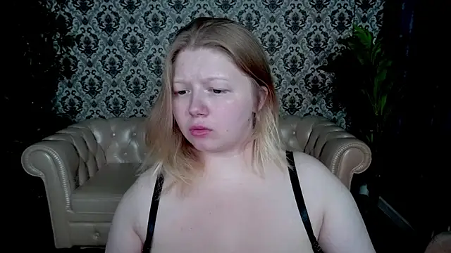 Snapshot of Tinker_Belll chatting on September 22, 2025, 7:16 pm Tinker Belll online show from September 22, 2025, 7:16 pm