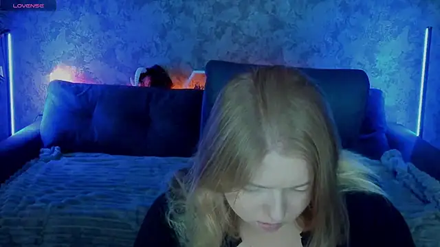 Snapshot of Tinker_Belll chatting on November 8, 2025, 8:40 pm Tinker Belll online show from November 8, 2025, 8:40 pm