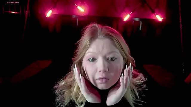 Snapshot of Tinker_Belll chatting on November 24, 2025, 8:08 pm Tinker Belll online show from November 24, 2025, 8:08 pm