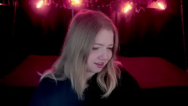 Snapshot of Tinker_Belll chatting on December 14, 2025, 8:13 pm Tinker Belll online show from December 14, 2025, 8:13 pm