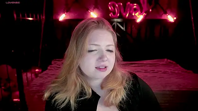 Snapshot of Tinker_Belll chatting on February 18, 2026, 8:16 pm Tinker Belll online show from February 18, 2026, 8:16 pm