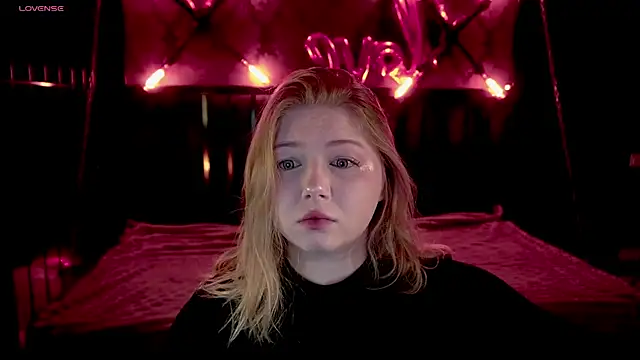 Snapshot of Tinker_Belll chatting on February 19, 2026, 8:27 pm Tinker Belll online show from February 19, 2026, 8:27 pm