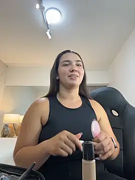 ava blue online show from November 25, 2025, 7:47 pm