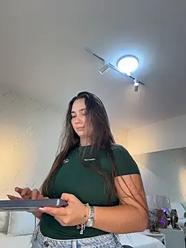 Snapshot of ava_blue chatting on April 29, 2026, 7:42 pm ava blue online show from April 29, 2026, 7:42 pm