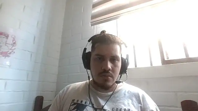 Snapshot of hung_weeb chatting on January 16, 2026, 7:29 pm hung weeb online show from January 16, 2026, 7:29 pm