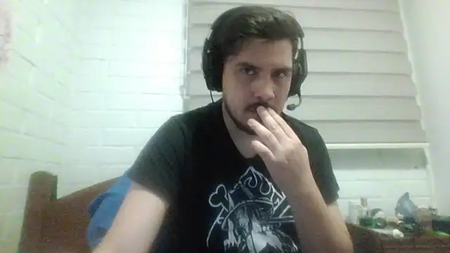 Snapshot of hung_weeb chatting on March 17, 2026, 1:32 am hung weeb online show from March 17, 2026, 1:32 am