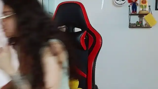 Snapshot of Nikkykora15 chatting on January 9, 2025, 9:37 pm Nikkykora15 online show from January 9, 2025, 9:37 pm