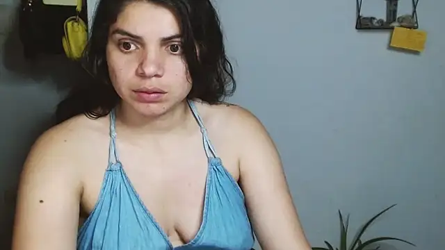 Snapshot of Nikkykora15 chatting on January 24, 2025, 5:53 am Nikkykora15 online show from January 24, 2025, 5:53 am